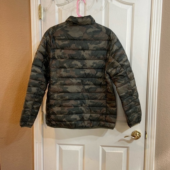 Amazon Essential Camo Puffer Jacket, M - Picture 3 of 6